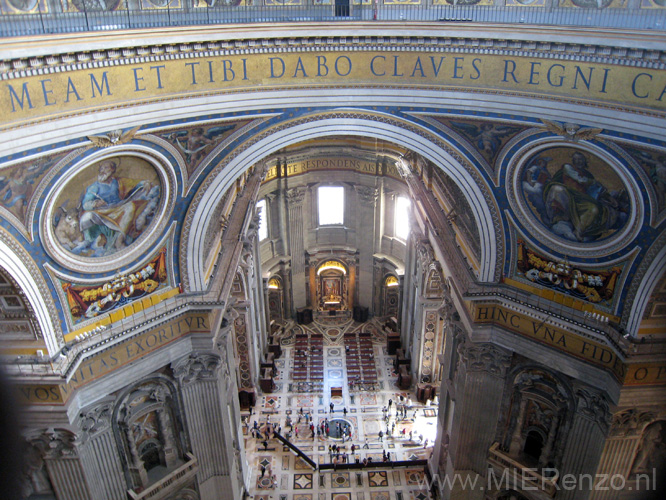 20120513172229 Vaticaanstad - Sint Pieter vanuit de koepel