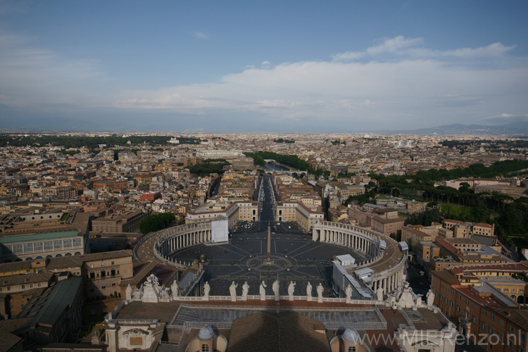 20120513173351 Vaticaanstad - Op de koepel van de Sint Pieter 