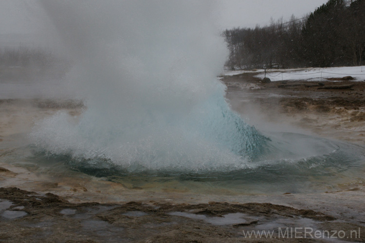 20120314125430-2 Geysir