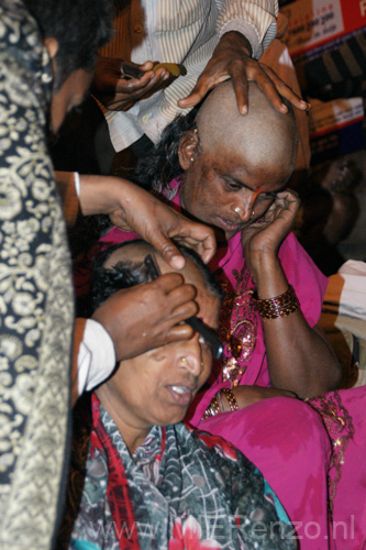 20130306055913 Mier - Varanasi - Offeren haar