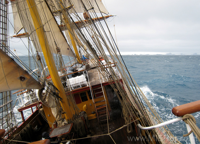 20081217 A (02) Drake Passage - Antarctisch land in zicht!