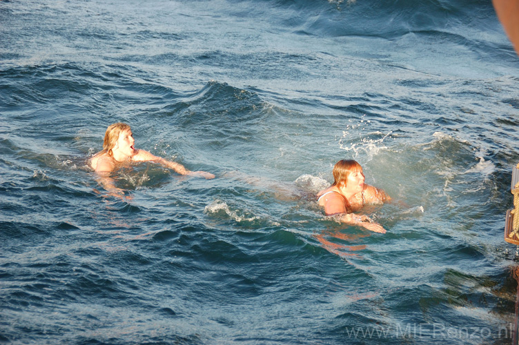 20081231 (10e) (Sander) Snel naar de boot!