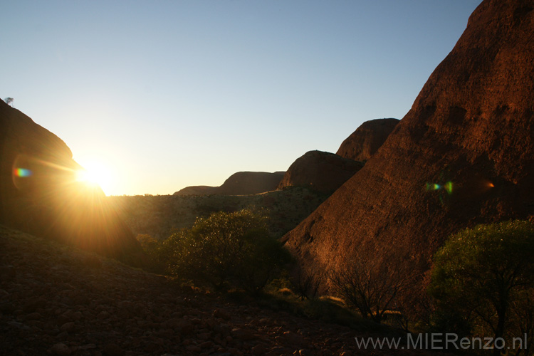 20110421071528 Kata Tjuta in de ochtend