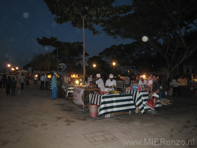 20100201191017 TanZanM - Stonetown - avondmarkt