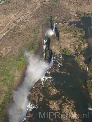 20060908 A (51) - Zimbabwe - Vic Falls - helicoptervlucht