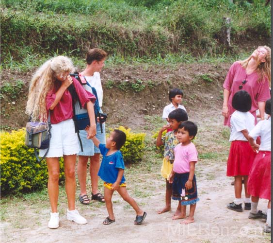 95 Indonesië A (28) Sumatra - AUWW is blond haar nu ZO bijzonder