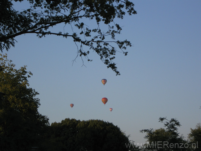 20090712 San40 A (11) De 4 ballonnen bij elkaar