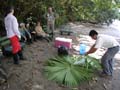 20080429 A (60) Boottocht - lunch aan de rivier