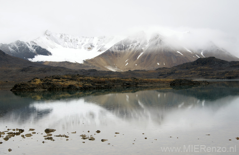 20100901104918 Spitsbergen - Signe harbour - Wat een mystiek!