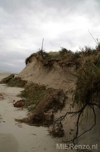 (32) Schade van de storm is duidelijk zichtbaar