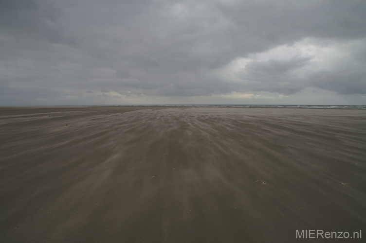 (37) Tegen de wind in terug